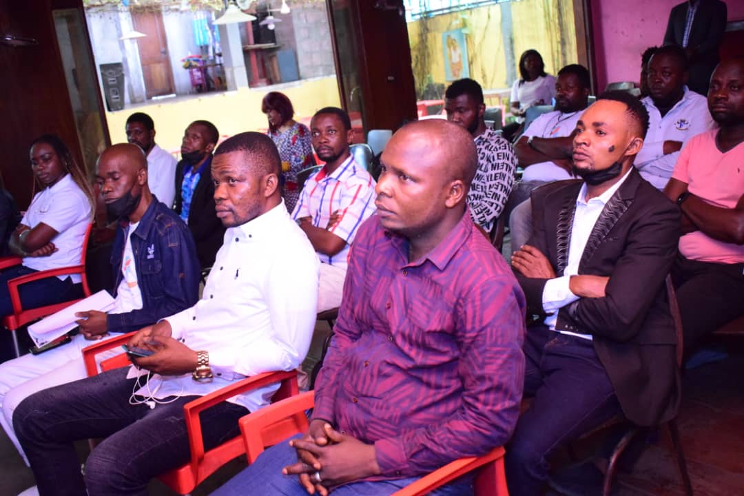 AFC_RDC's tweet photo. Le C.N de la Ligue des Jeunes a tenu ce week-end 14 août, une conférence débat sur : la transformation des systèmes alimentaire (les innovations des jeunes pour la santé humaine et celle de la planète), à l'occasion de la Journée Internationale de la Jeunesse du 12 août 2021. https://t.co/34Y5k8Cvll