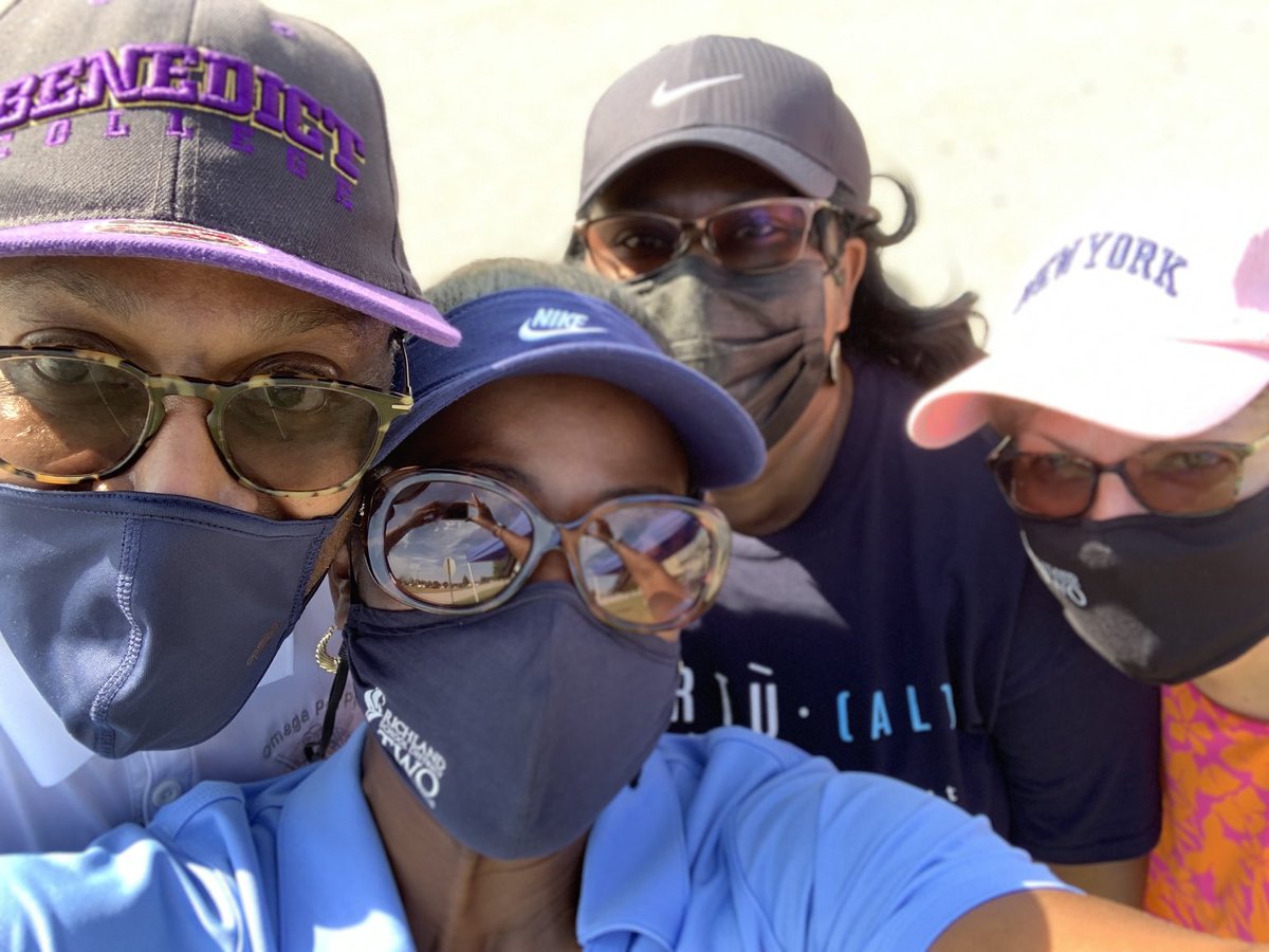 The “A Team” keeping the line flowing for the ⁦<a href="/RichlandTwo/">Richland School District Two</a>⁩ student vaccine clinic. So thankful for this partnership with ⁦⁦<a href="/prismahealth/">Prisma Health</a>⁩. First doses are still available! ⁦<a href="/MariaFOwens/">Maria Owens</a>⁩ ⁦<a href="/Valeriey23/">Valerie Williamson</a>⁩ ⁦