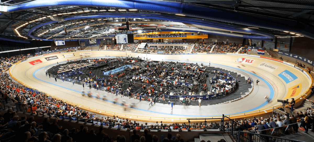 PERSBERICHT | Wielerbaan <a href="/Omnisport/">Omni 🔴</a> heeft Apeldoorn op de sportkaart gezet   Lees het volledige bericht op: ekbaanwielrennen.nl/wielerbaan-omn… #gelderland #apeldoorn #baanwielrennen