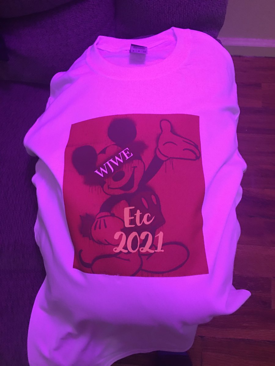 JUSTO_WHO_KAN's tweet image. Getting my record label off the ground and merch is now on sale support black owned business and small businesses dm me for info WE JUST WANNA EAT RECORDS about to take over like cash money did in the 99 and 2000’s frfr 😂