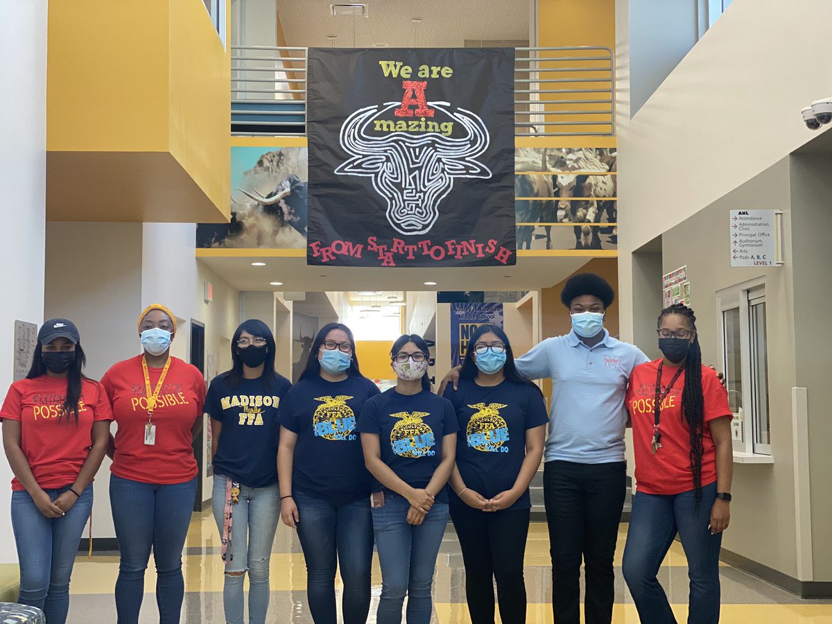 LawsonTexans's tweet photo. @tx_madisonffa supporting their feeder school for the VILS back to bash! #VPVILS #HOUSTONISDVILS https://t.co/JqABfOxwnT