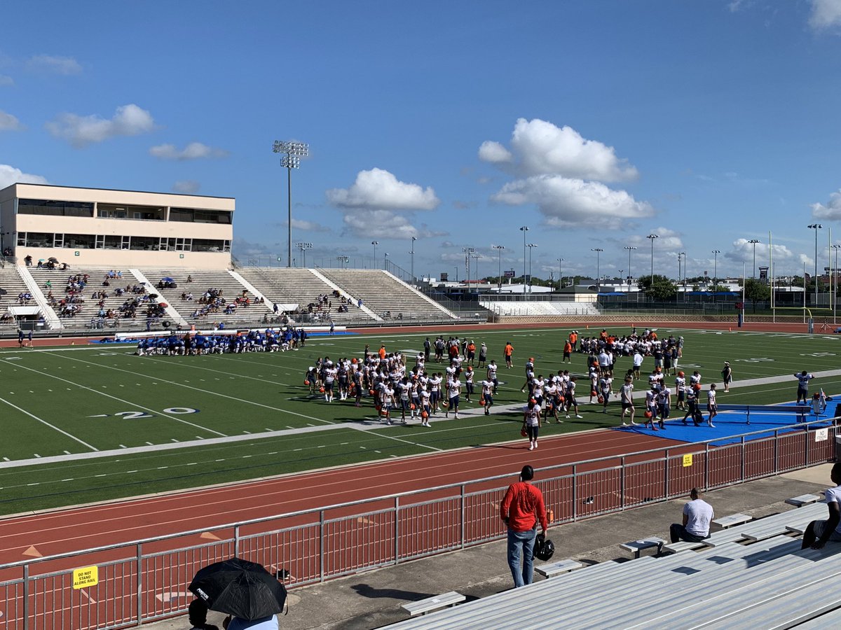 And that about does it for our 9th and JV scrimmage. You still have time to head over to Gus Stadium for the Varsity scrimmage at 10:30. Go Broncos! @geriberger08 <a href="/NISDBrandeis/">Brandeis High School</a> <a href="/BRANDEIS_HS/">BRANDEIS FOOTBALL</a> @CBruce07197764
