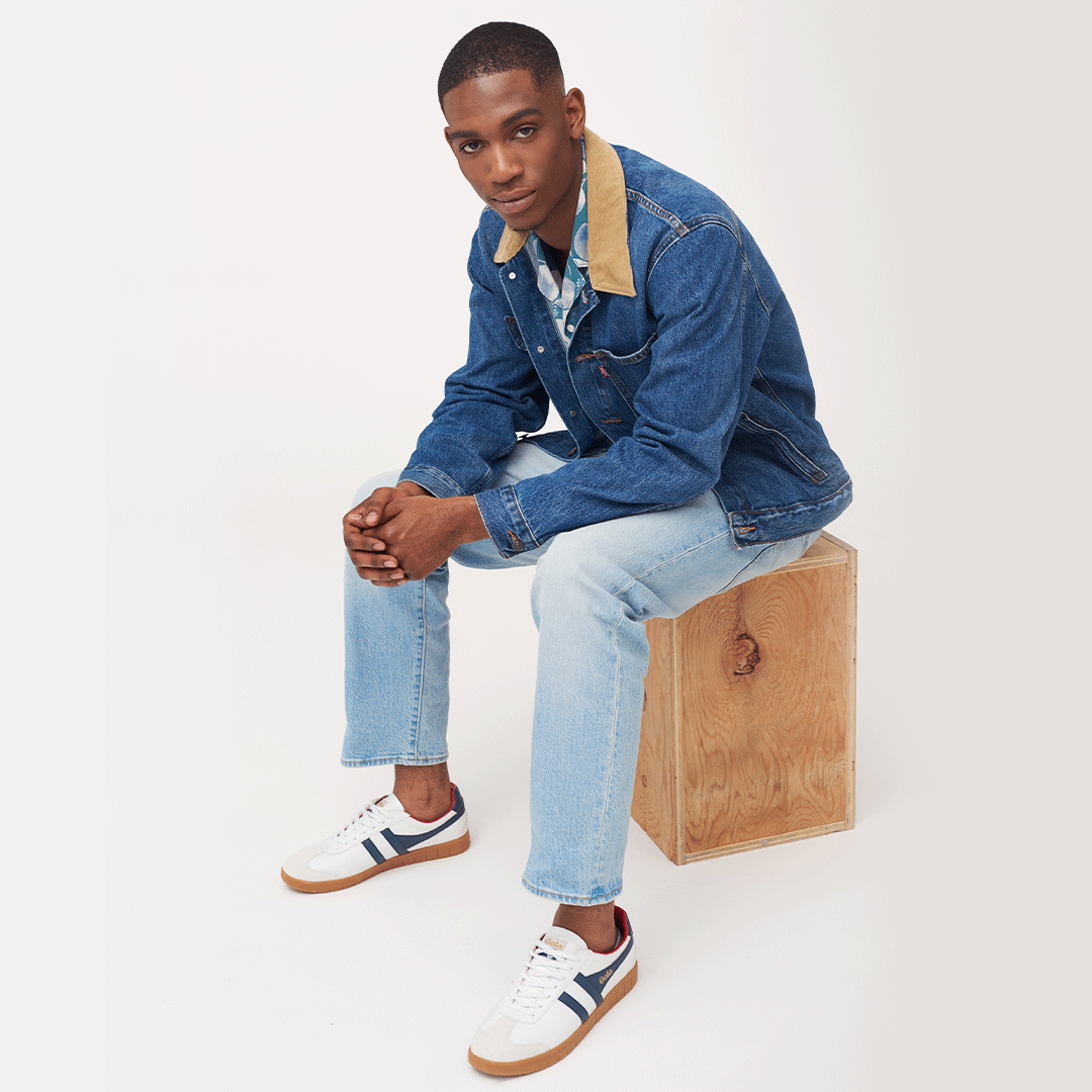hudsonsbay's tweet photo. Back to cool. 👖 Everything you need to upgrade your jeans for the new school year. All the fits to the perfect tee and sneaks to match, we’ve got you covered. #HBStyle #BackToSchool https://t.co/P72lq1DxCE https://t.co/wobARwD37P