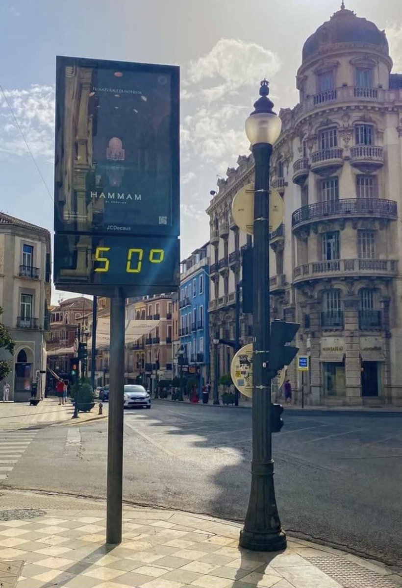 gitecom's tweet image. ¿ Quien da más ? …..Plaza Isabel la Católica - GRANADA