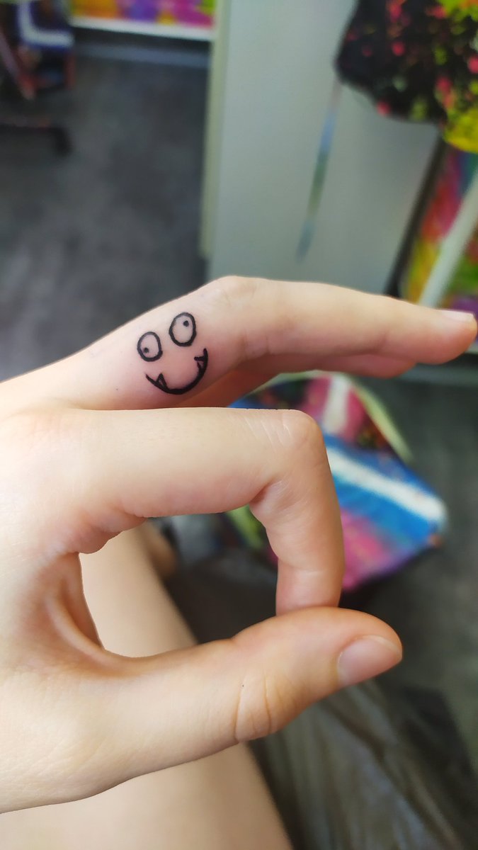 nikilipo's tweet photo. #firsttattoo #captaintusktooth from @CriticalRole #criticalrole β₯ https://t.co/hWdPp7RbK9