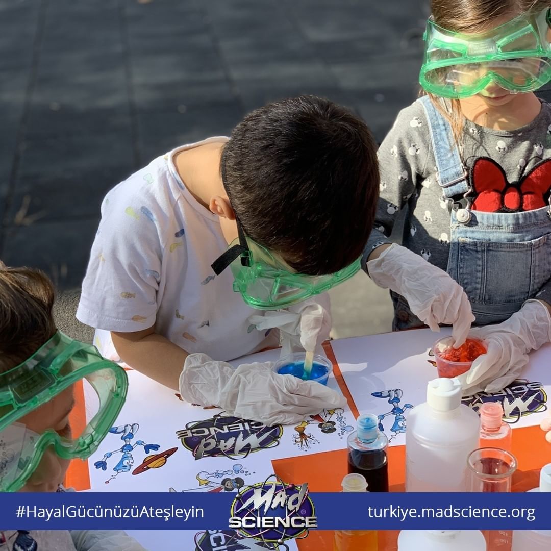 madscience_tr's tweet photo. Mad Science Çılgın Reaksiyonlar Atölyesi 🔬⚗🔎 #Bilim #Deney #Eğlence

#SparkingImaginativeLearning #HayalGücünüzüAteşleyin #MadScience #MadScienceTürkiye https://t.co/hnaxUtwjxs