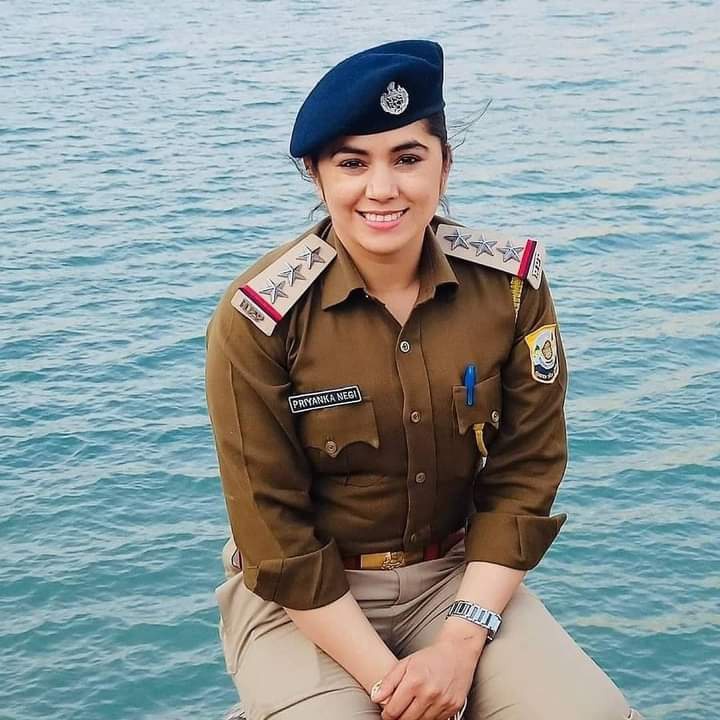 SVisiting's tweet image. #7YearsOfAnjaanSupremacy.. police off..cr