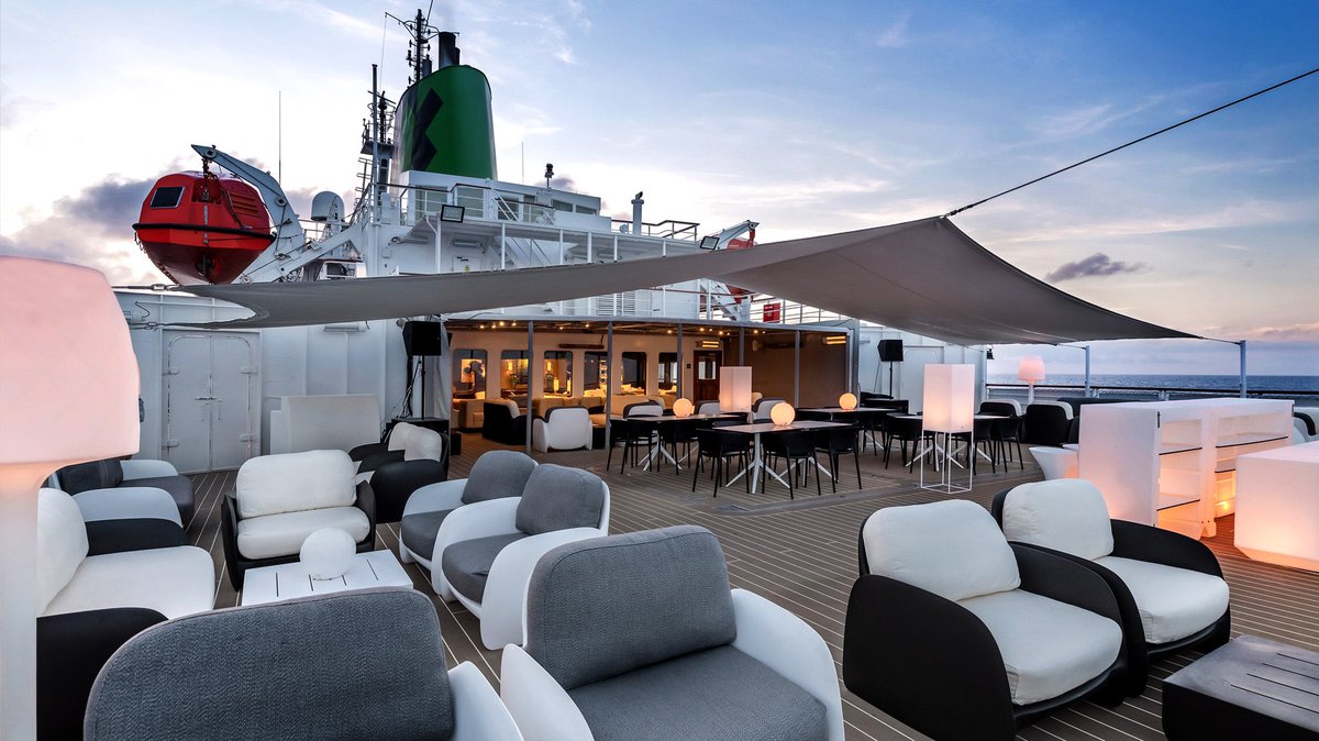 fiaextremeh's tweet image. Fancy a little peek 👀 around the St Helena? We got you 👊 

Who is keen for a full tour soon?

#ExtremeE