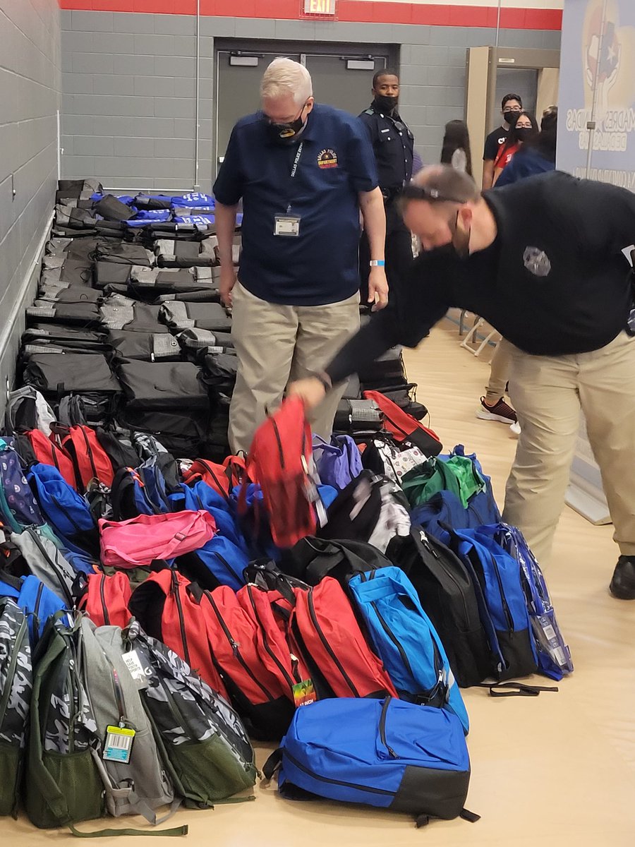 DPDMartinez's tweet photo. Thank you sponsors for donating backpacks; this is the result thus far!!! @dpdunidos, @FirstUnitedBank, @RegionalHCC https://t.co/JcSb97LaSW