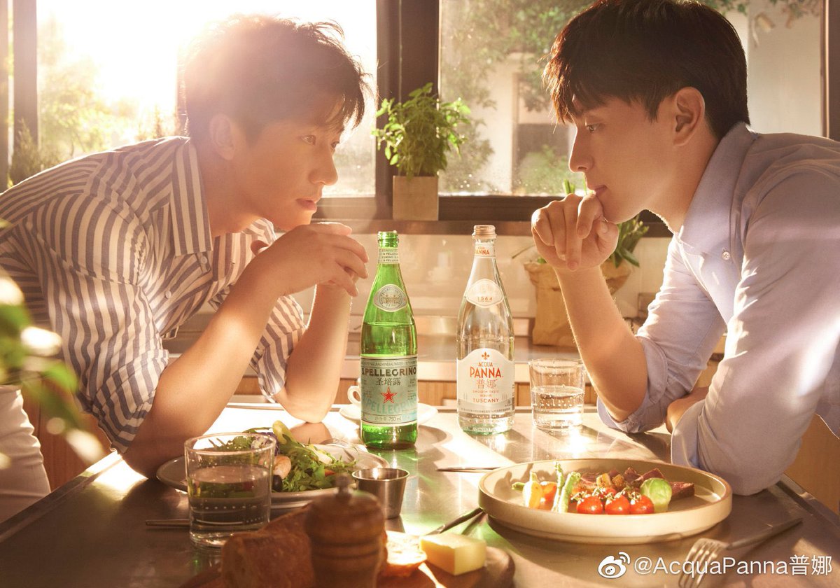 tiantiandenglun's tweet photo. แต่เอาจริงๆงานนี้น่าสนใจมาก ไม่เคยเห็นสินค้าประเภทเดียวกันมา collab กันมาก่อน คือทั้ง S.Pellegrino กับ Acqua Panna เป็นแบรนด์น้ำแร��ด้วยกันทั้งคู่อะ รอดูเลย จะออกมาเป็นไง🤩 #เติ้งหลุน #denglun https://t.co/IBA34OYBsO