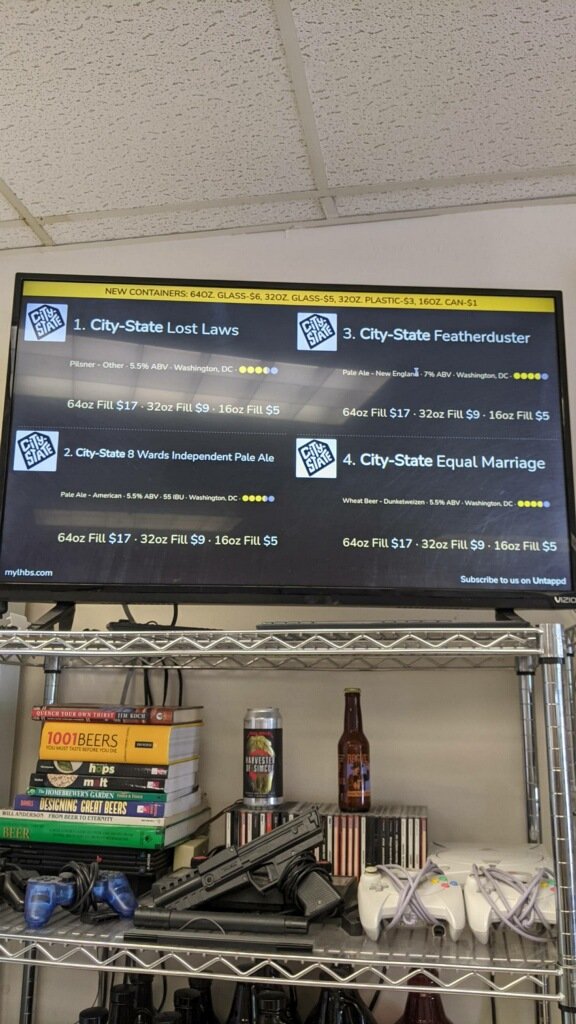 citystatebeer's tweet photo. 13 years ago we brewed our first batch with ingredients and a recipe from @myLHBS.
Both our dreams have grown substantially since then--their shop even serves beer now.
They have 4 of our beers on tap. Full circle.
๐๐ผ
Get to @mylhbs and learn to #RDWHAHB from the best! https://t.co/Q4W0il2hep
