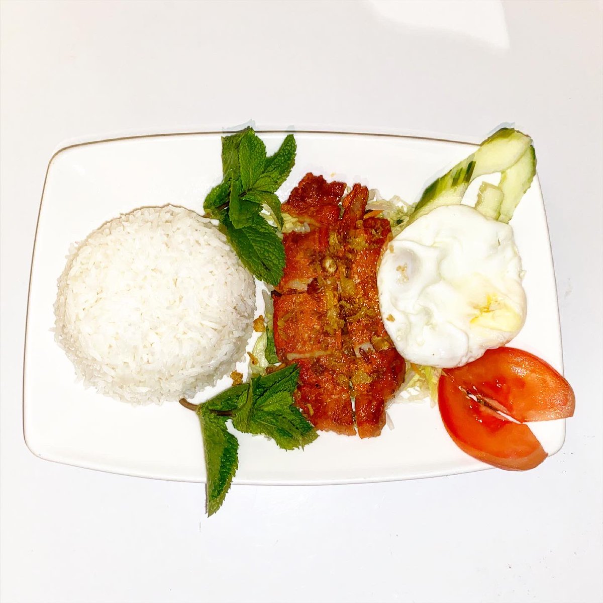 PhamHouse_WH's tweet photo. Steamed rice 🍚 with chargrilled pork chop and 🍳- Com suon trung at Pham House 🏠 https://t.co/8dmCdSYp7k