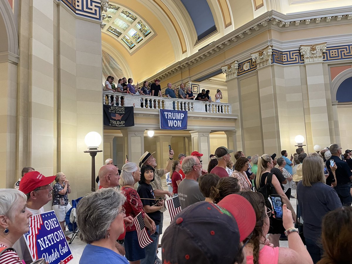 CarmenMForman's tweet image. Hello from the Oklahoma state Capitol where hundreds, if not more than a thousand, folks are protesting COVID vaccine mandates. Organizers say roughly, 1,500 people are still waiting to get inside

These folks are calling on Gov. Stitt/the #okleg to prevent vaccine mandates.
