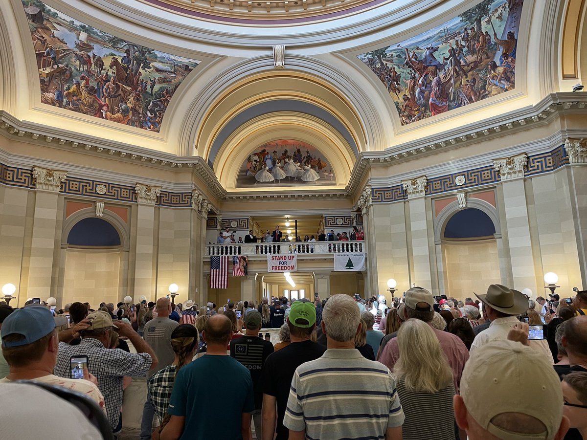 CarmenMForman's tweet image. Hello from the Oklahoma state Capitol where hundreds, if not more than a thousand, folks are protesting COVID vaccine mandates. Organizers say roughly, 1,500 people are still waiting to get inside

These folks are calling on Gov. Stitt/the #okleg to prevent vaccine mandates.