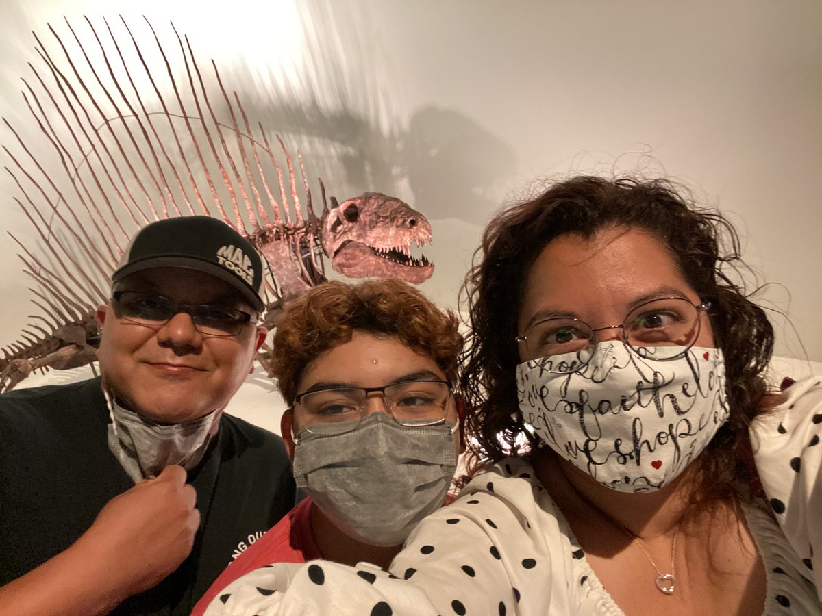 bio_gamez's tweet photo. Last minute mini-vacation before back to work. #NISDMSScience (science teachers go see more science for fun) π€£ https://t.co/R4VOTtyIKT