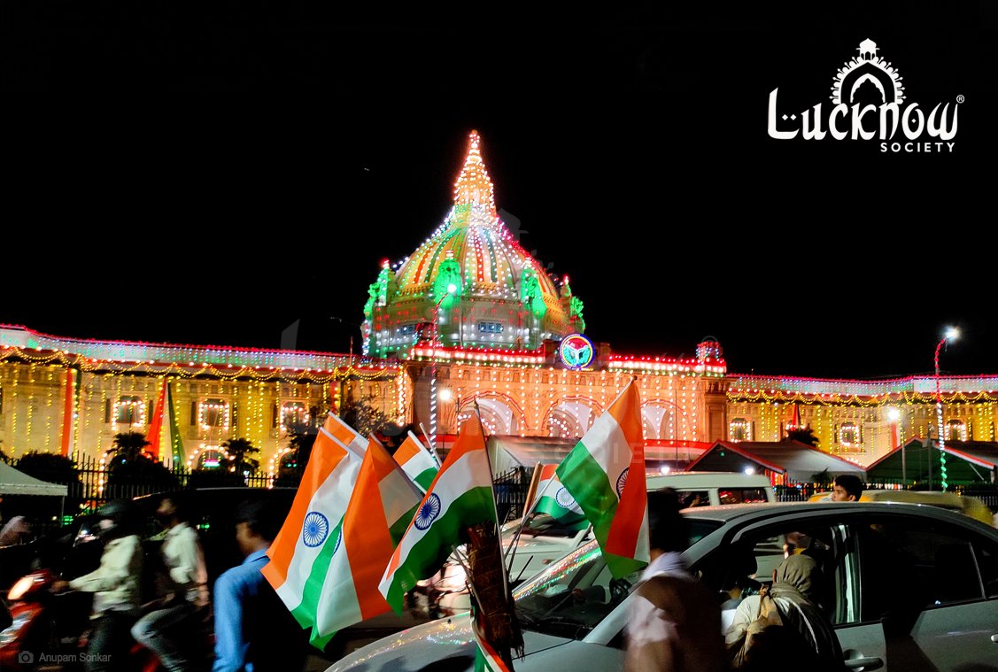 lucknow_me's tweet photo. Eve of Independence Day
#IndependenceDay #Lucknow https://t.co/LyyoPRfkpn