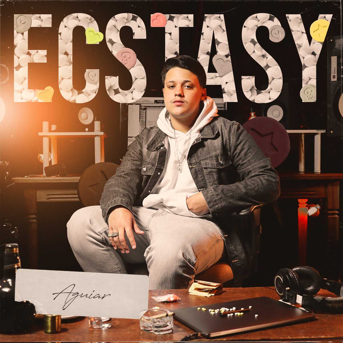 aka_aguiar's tweet photo. Ecstasy está disponível em todas as plataformas de streaming.
Todos os beats é do @akamaipo, produção do meu paizão @akajunola e produção executiva do mestre @vinijunqueira.
Vizualizer e capa por @yungdelvalle
#ecstasyep 😈💊
Link: https://t.co/muRT57KaTL https://t.co/MqGIrdwt7i