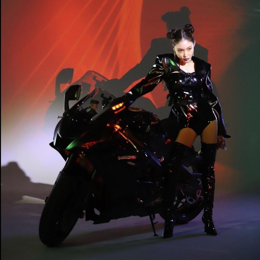 kchIooks's tweet photo. i ride it, you like it when i ride it
#CHUNGHA #청하 https://t.co/5qhxLGFpnz