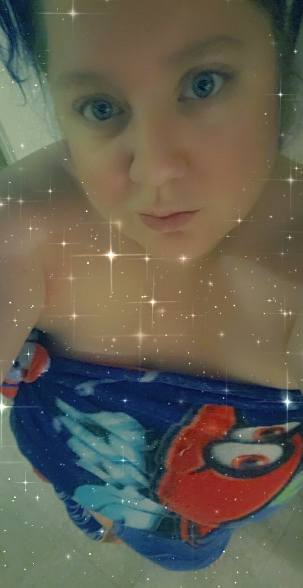 LeTitPirate's tweet photo. TOGA PARTY!
Cappy is on muh boob ๐คฃ๐คฃ๐คฃ
#TogaParty
#CommanderBee https://t.co/dg1UQU0gxq