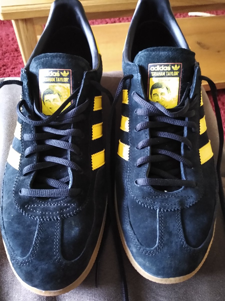 steveh686's tweet photo. I wore these bad boys today for the first time, they are my new lucky trainers. Superb performance today by the whole team @izosarr , @etebo_karo , @dennisblessed42 and Kucka were amazing. #COYH #watfordfc https://t.co/J6Z0J3i9Zv