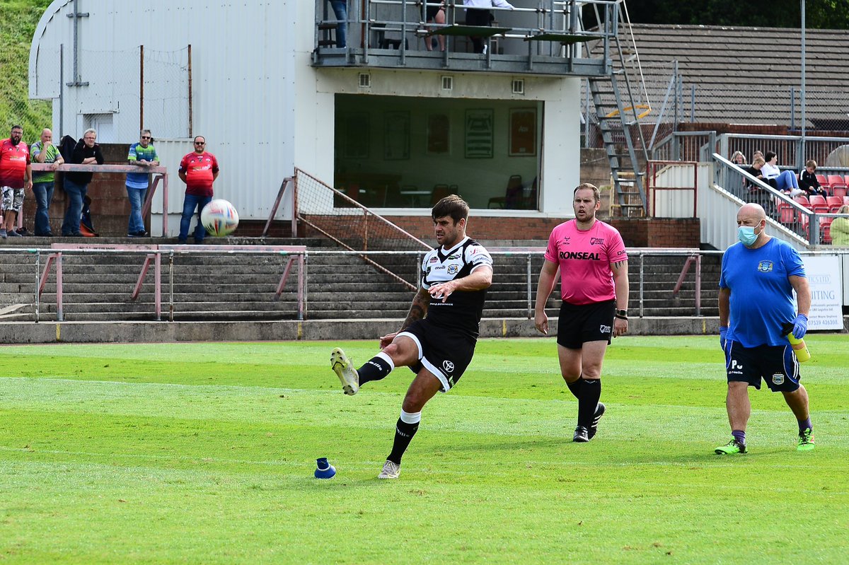 Workington Town (@workingtontown) on Twitter photo Congratulations to <a href="/Forber6/">Carl forber</a> who not only scored a hat trick but also kicked his 1000th career goal today.
A magnificent achievement. 👏👏🔵⚪️ Congratulations to <a href="/Forber6/">Carl forber</a> who not only scored a hat trick but also kicked his 1000th career goal today.
A magnificent achievement. 👏👏🔵⚪️