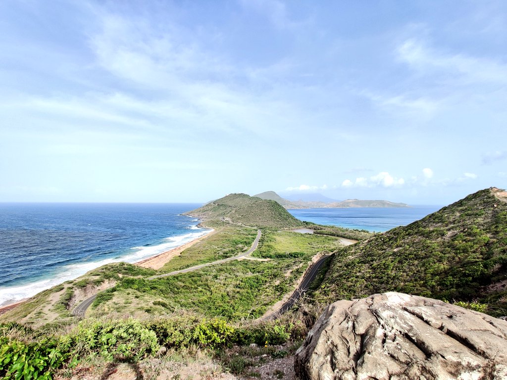 EcoPhysBatVet's tweet photo. #StKitts calm before #TropicalStormGrace. https://t.co/vId4LE5FvE