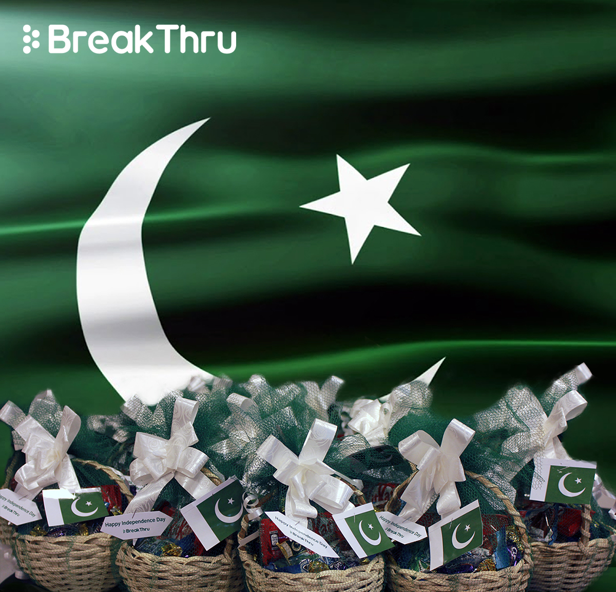 BreakThruPK's tweet photo. A big round of applause to our HR Team for preparing these August14 baskets. 
Happy Pakistan Independence day Let's pray for a new tomorrow ,a new beginning and for a bright future of Pakistan. #PakistanIndependenceDay #Pakistan #14August #breakthru #celebration #IndependenceDay https://t.co/mOqGt27Asu