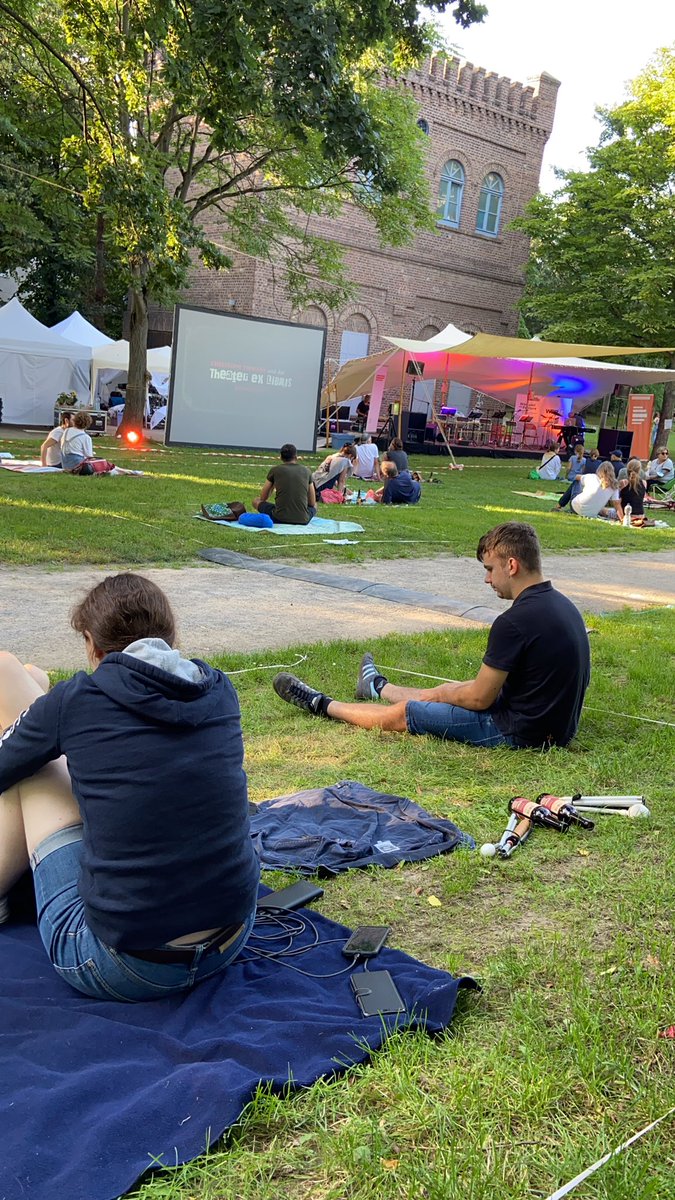 Hörspielwiese mit <a href="/DerAlbert/">Albert 🌎 🇪🇺 🇩🇪 💻 @DerAlbert@nrw.social</a>. Jetzt Live-Hörspiel „Dracula“ vom Theater ex Libris. #köln #ehrenfeld #kultur