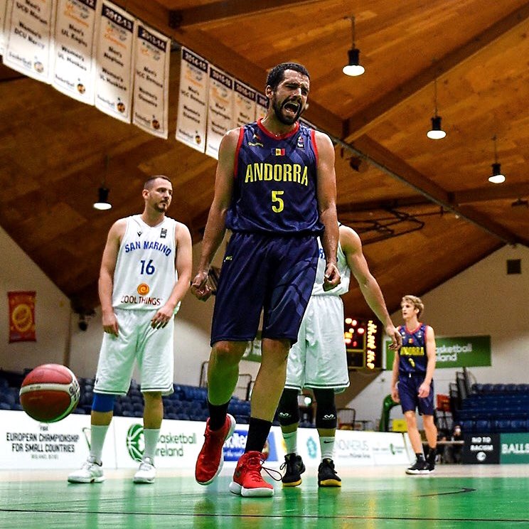 🔵⚪️🔥

🤘🏻 Proud of our guys‼️

👉🏻 La selecció andorrana absoluta de Sergi Serrato, Àlex Peral, Xavi Isern i Albert Pons han tancat el #FIBASmallCountries amb un balanç de 3-1.
❌ 81 🆚 96 🇮🇪
✅ 91 🆚 56 🇸🇲
✅ 91 🆚 74 🇬🇮
✅ 93 🆚 74 🇲🇹

💪🏻 Ànims <a href="/Albert_pons7/">Albert Pons Ibañez</a>!

#sentelsedis 🏔🏀