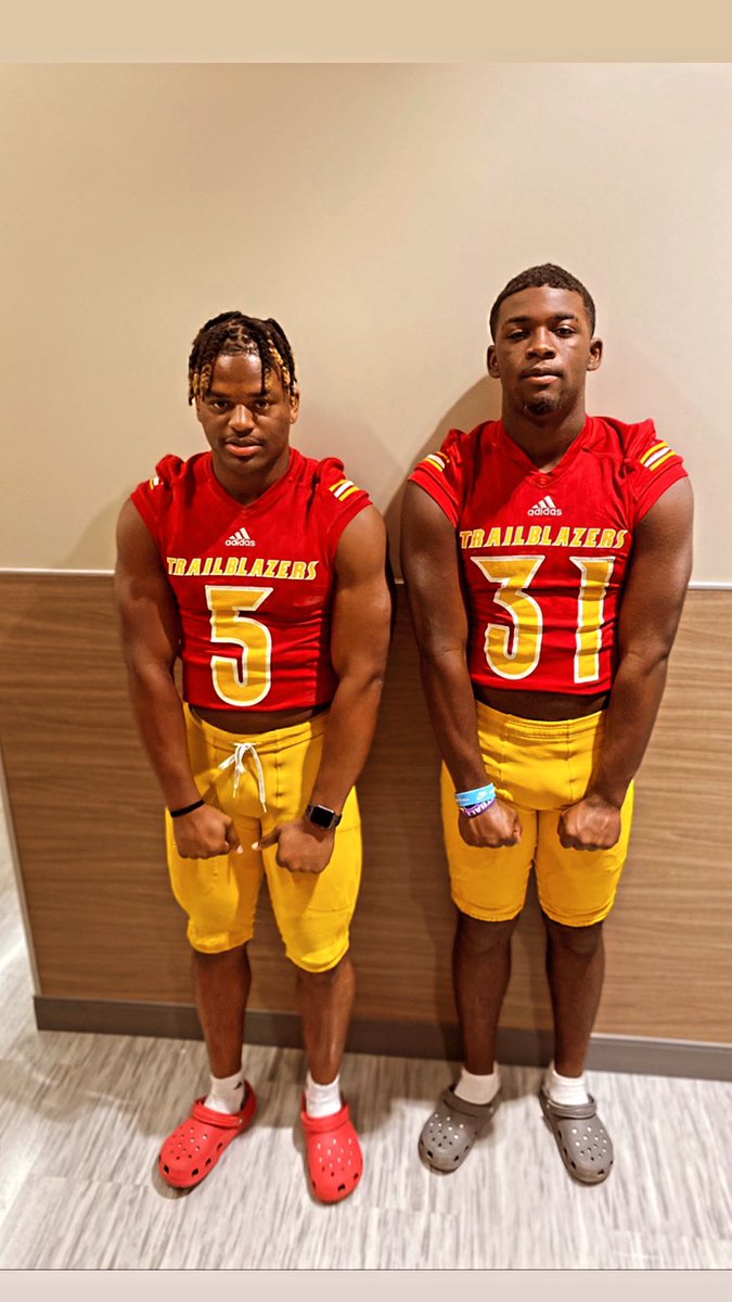 Daylonsibley3's tweet photo. LBU👀 @LCCPfootball @CallMeCoach_11 @CoachStrong_MAA @Recruit_LCCP https://t.co/xJMprRaOJG