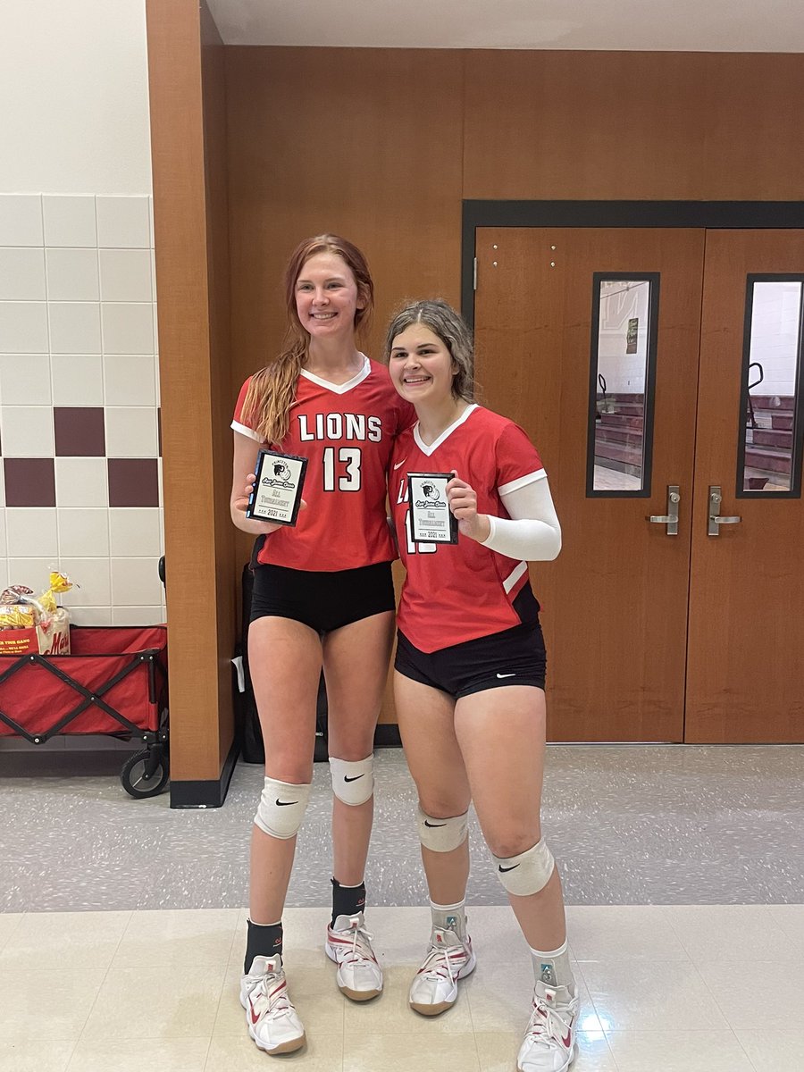 greenvillevoll1's tweet photo. 7-1 🦁🏐 plus 2 all- tournament team selections 💪🏻 @sydney15walker https://t.co/TpMqyRWNFZ