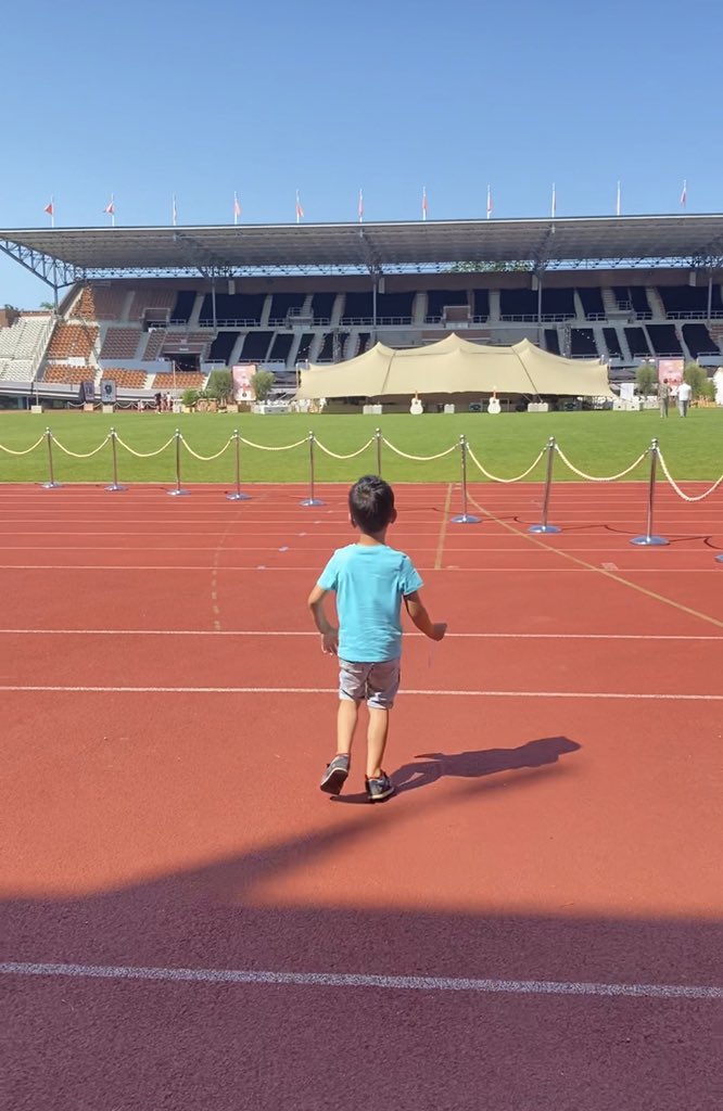 Wat hij het meest tof vond was het feit dat “Wij zijn Nederland” hier is opgenomen. 😊💪🏻 <a href="/JanSmit/">JAN SMIT</a> #OlympischStadion