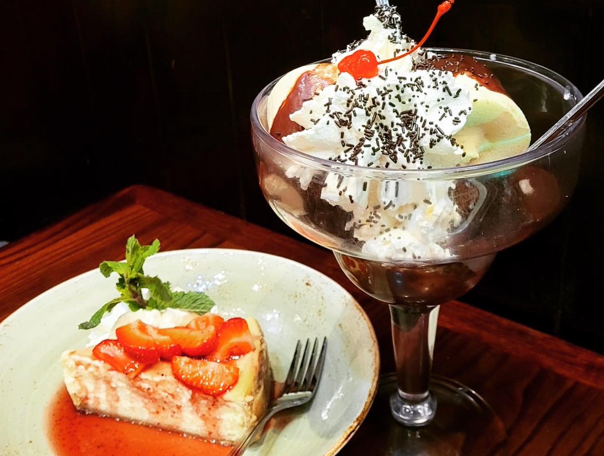 It’s the 50th anniversary of <a href="/HardRock/">Hard Rock Cafe</a> and they’re letting kids eat free all throughout August 😍🍔🍸