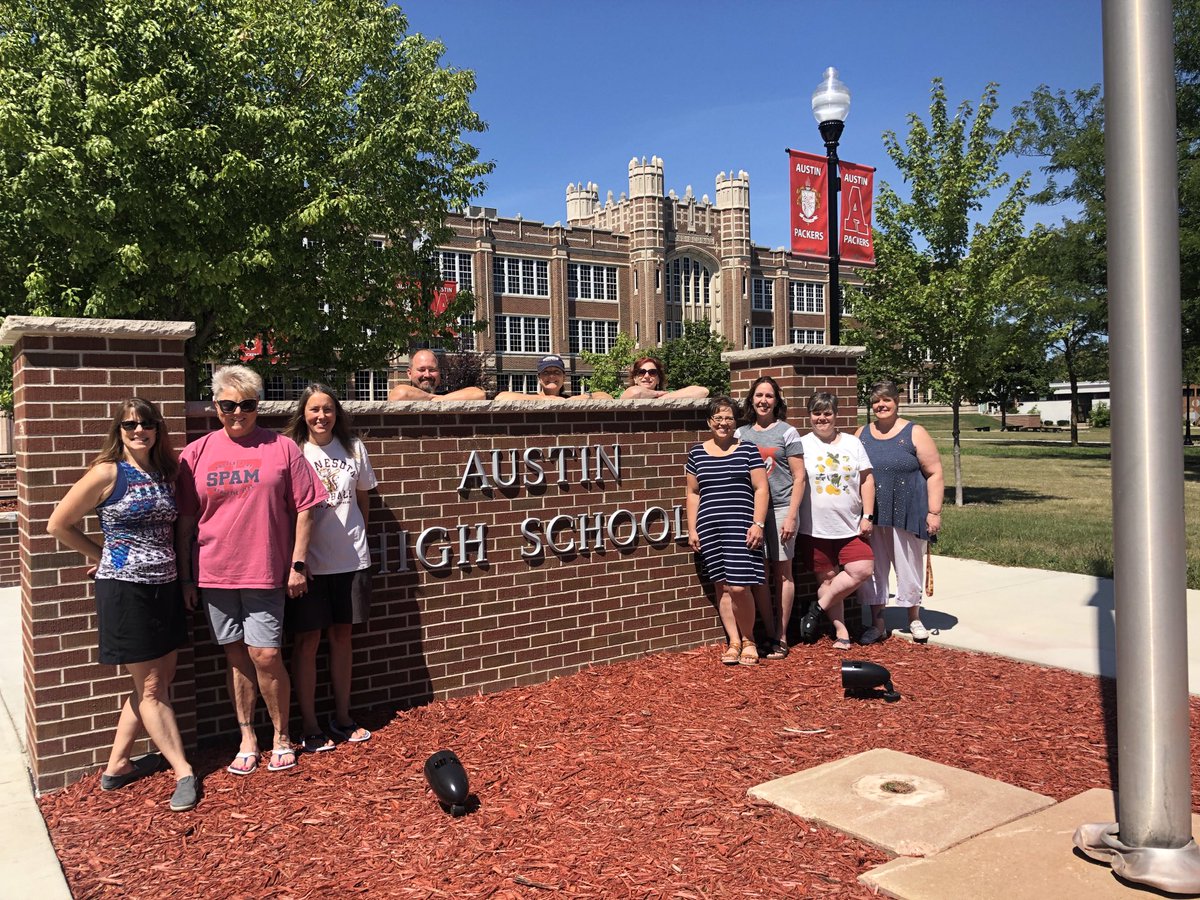 Welcome back Austin High School Class of 1986. It was fun to tour the building with you, share the changes, and hear your stories! ⁦<a href="/isd492/">APS</a>⁩ ⁦<a href="/PackerPowerUp/">Austin High School</a>⁩