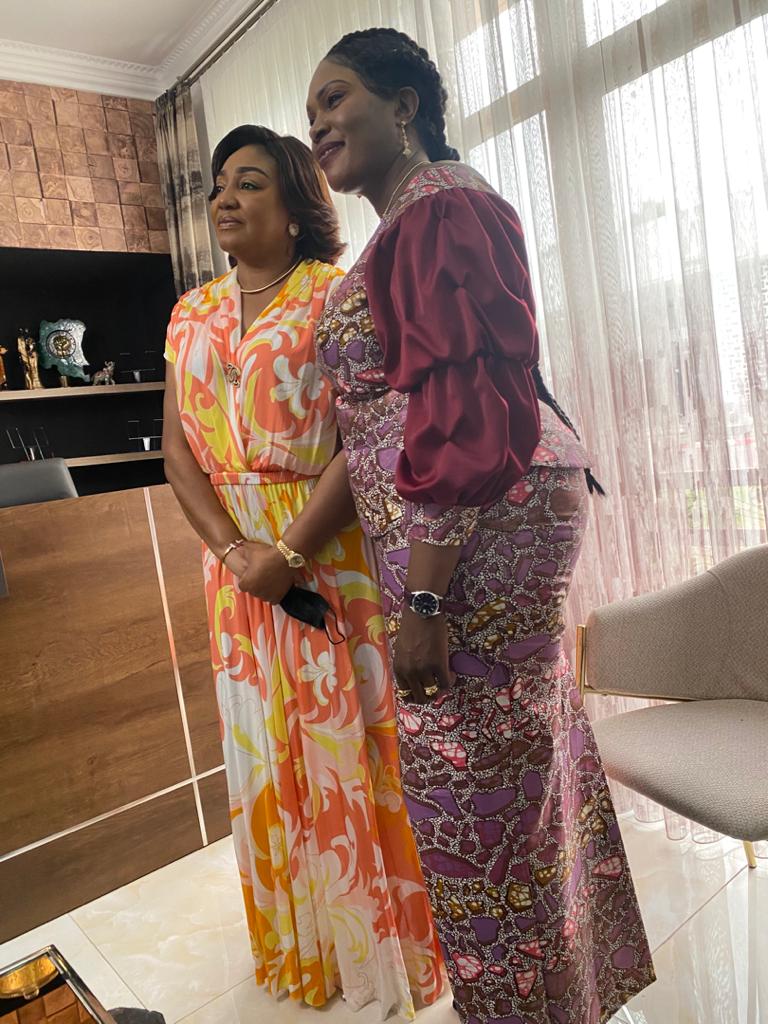 IrMpia's tweet photo. Bon week-end à la femme forte du lualaba maman Fifi masuka béton https://t.co/wPZ9DgbtP7