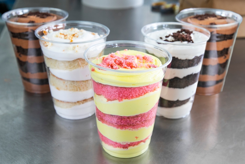 These cake cups are calling your name...come and see us at Thruway Center or Reynolda Manor!😋