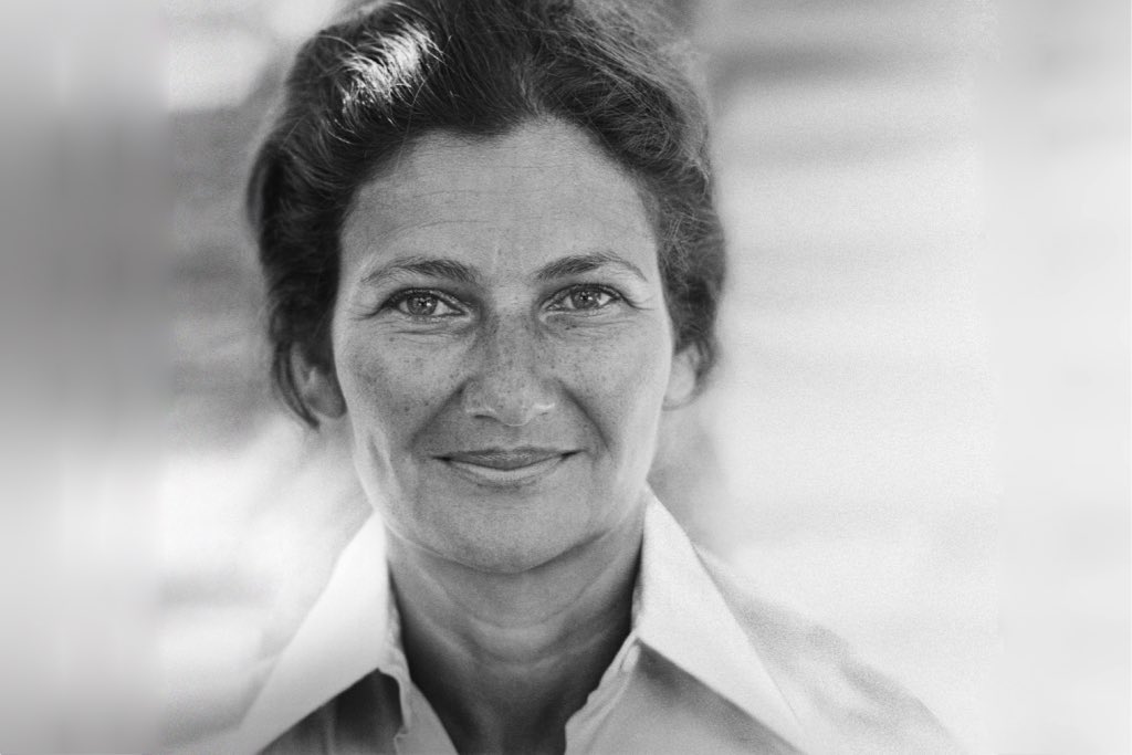 Ils ne sont rien. 
Vous êtes immense. A jamais. 
#PardonMadame #SimoneVeil