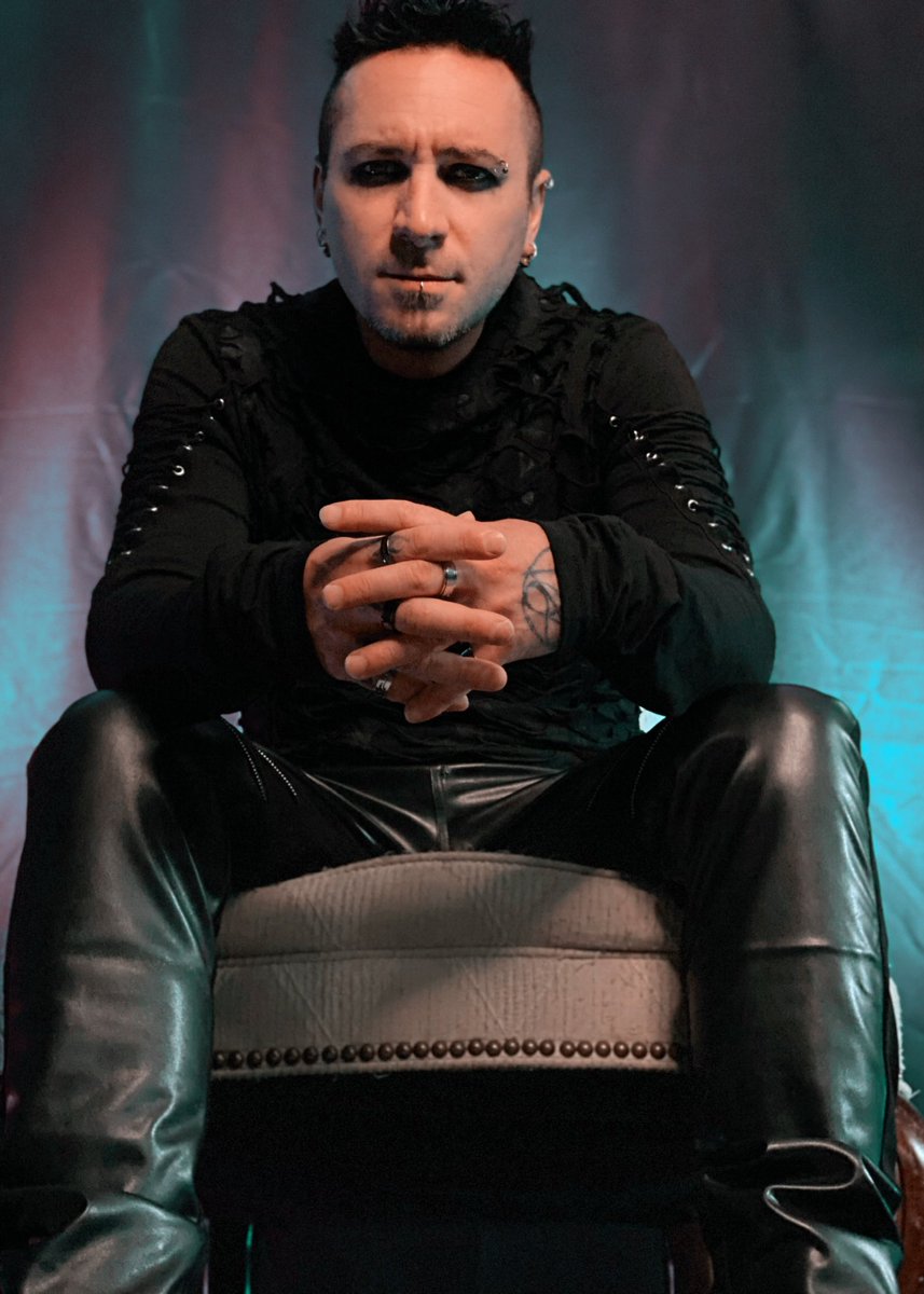 First Saturday off from recording in weeks!!🙏🏻 What’s everyone up to ?! 😎