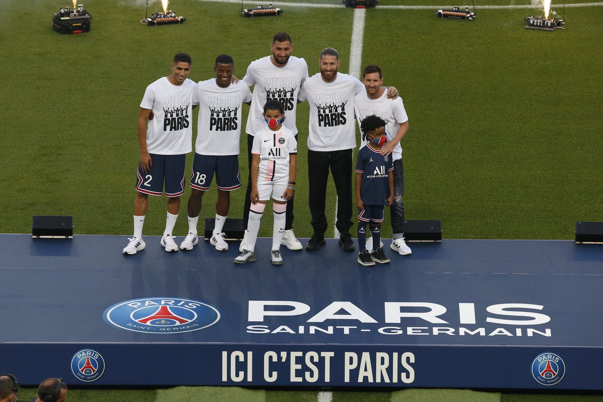 PSG_inside's tweet photo. La présentation de nos 5⃣ recrues 🤩❤️💙

#NewDiamondsInParis https://t.co/J7OrvUXfx7