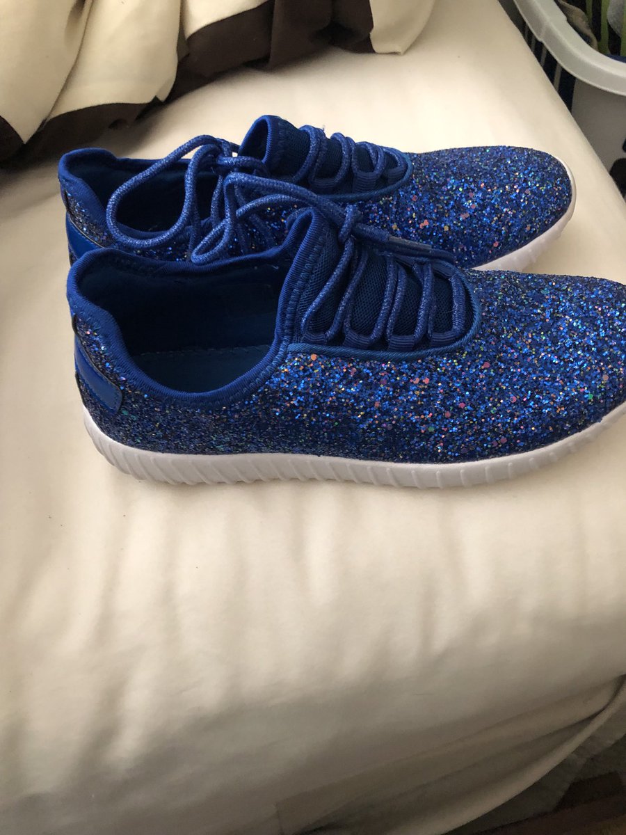 hollandthequeen's tweet image. ⁦Getting married today and wearing shoes inspired by ⁦@ManeetChauhan⁩ and the sparkly shoes she wears competing on TV.  #favechef