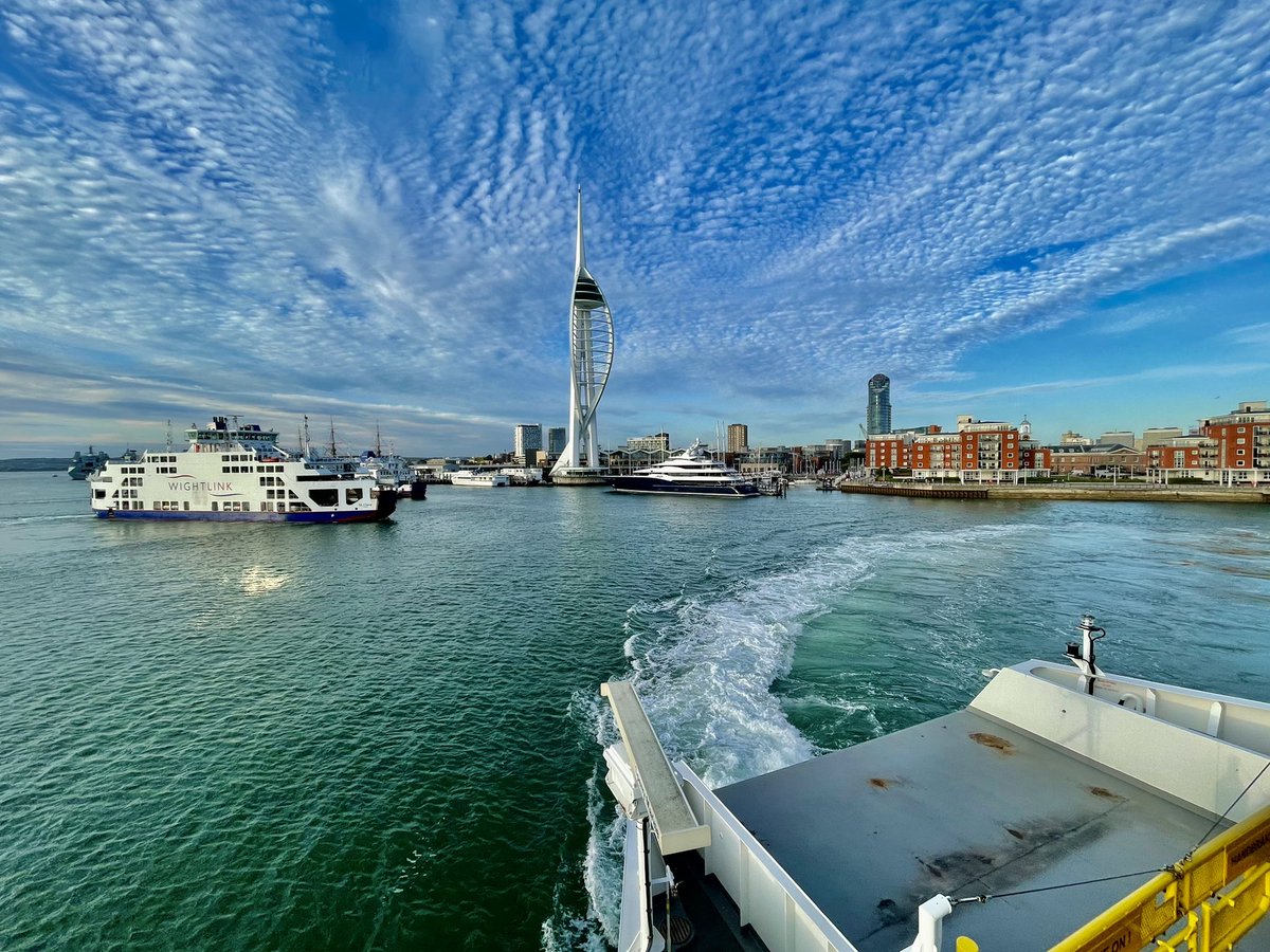 PhotographyRue's tweet photo. Portsmouth Harbour #wightlink #portsmouthharbour #stclare #victoriaofwight @wightlinkferry @WightlinkTravel @onthewight @iwcponline @iwightradio @islandecho https://t.co/x7vaVc82Cn