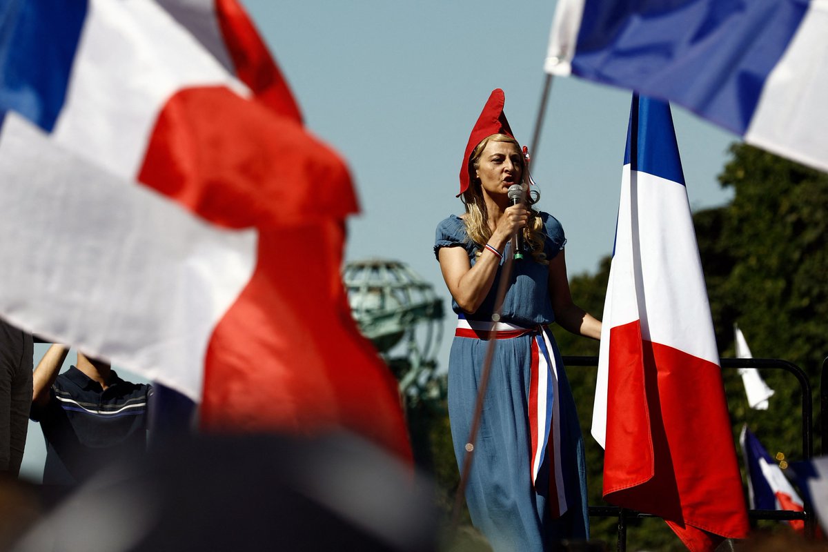 europapress's tweet photo. 📸 Más de 200.000 personas salen a las calles de Francia en contra del certificado sanitario https://t.co/IhnOdb5W51 https://t.co/VjxXWTSpis