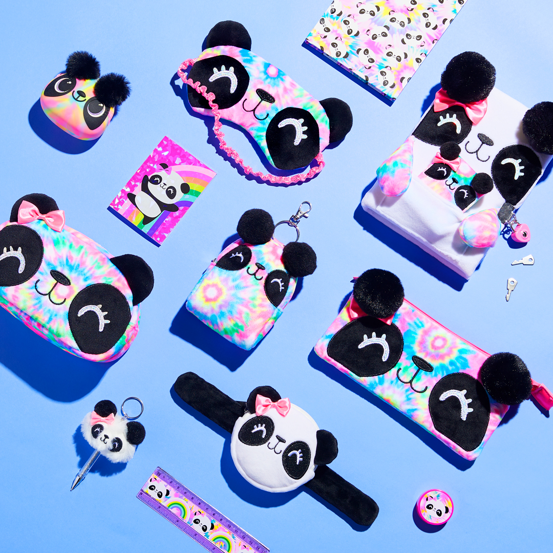 There’s nothing ~granda~ than our love for the ~panda~! This dad joke brought to you by the new Panda collection at #Claires. 🐼💖🐼