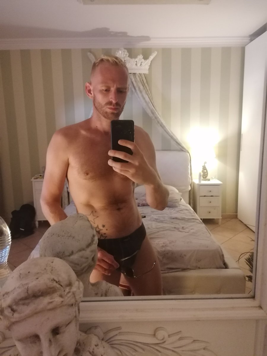 CzechAndy1's tweet photo. #Roma #blondguy #hornymood https://t.co/s3MmCYQVh3