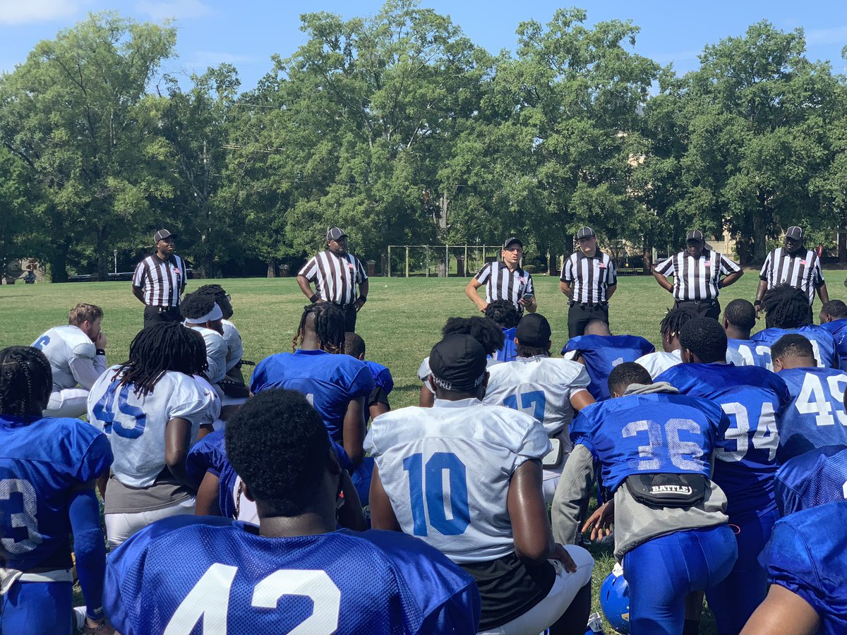 teddyk95's tweet photo. Great work today from both sides of the ball. #Scrimmage1#StayInYourBag #DoYourJob #ExpectToWin #YellowJacketsFast https://t.co/jeBnssqLly
