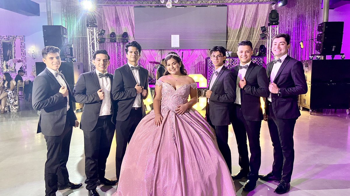 qualitydance's tweet photo. Una pic de ayer en el xv de Bianca https://t.co/G6LGZzx7sQ