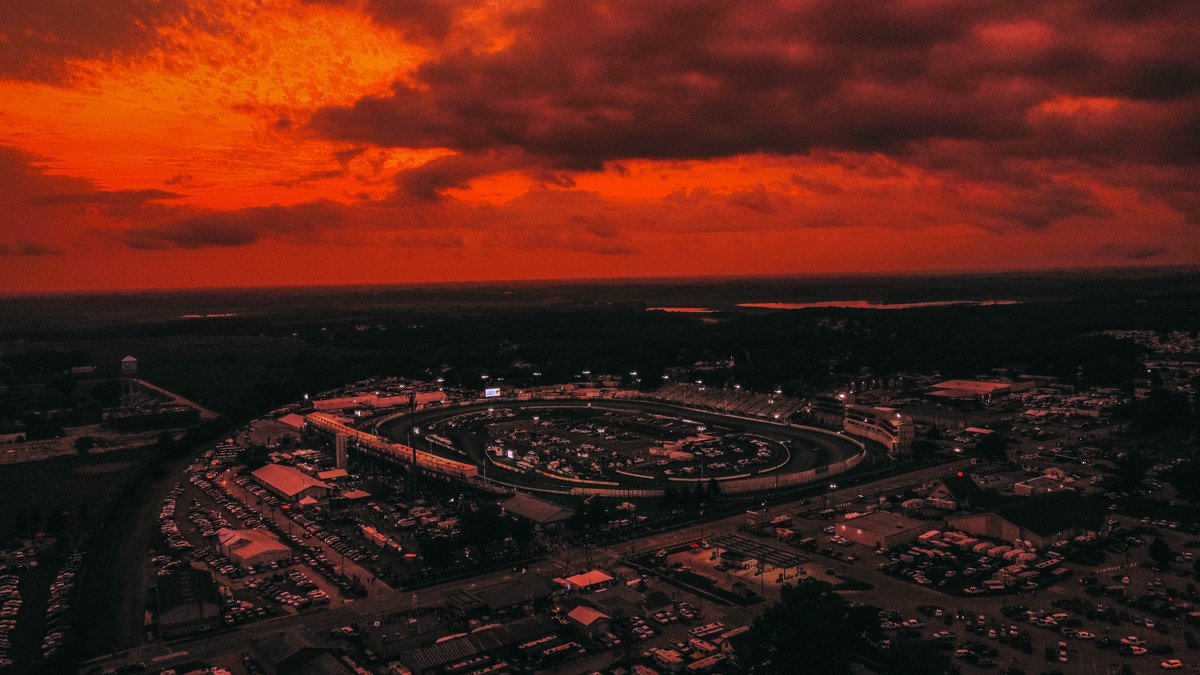 jac_munson's tweet photo. @knoxvilleraces sunsets.

That's it. https://t.co/DktpA4HMNj
