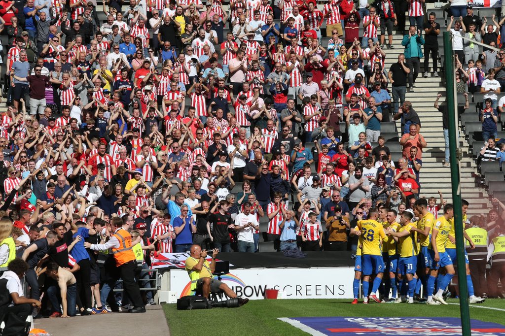 First start and league debut for @SunderlandAFC ✅ Even better to top it off with a win, support was unreal 🙌🏼💥