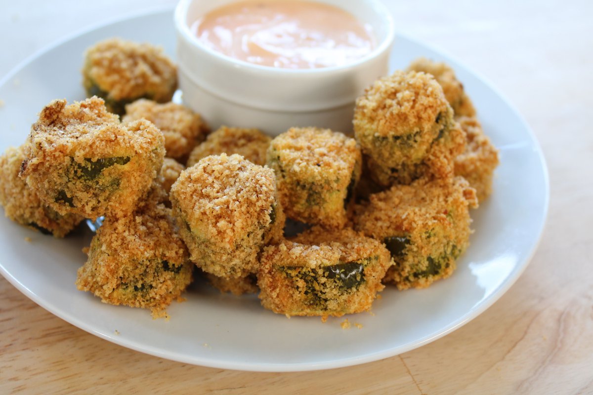 sr_smallbatch's tweet photo. How do some #AirFried #Pickles sound for a little Saturday #snack? ๐
Find the #FullRecipe at https://t.co/jck4qGFL0k https://t.co/bEeHGgn3LB