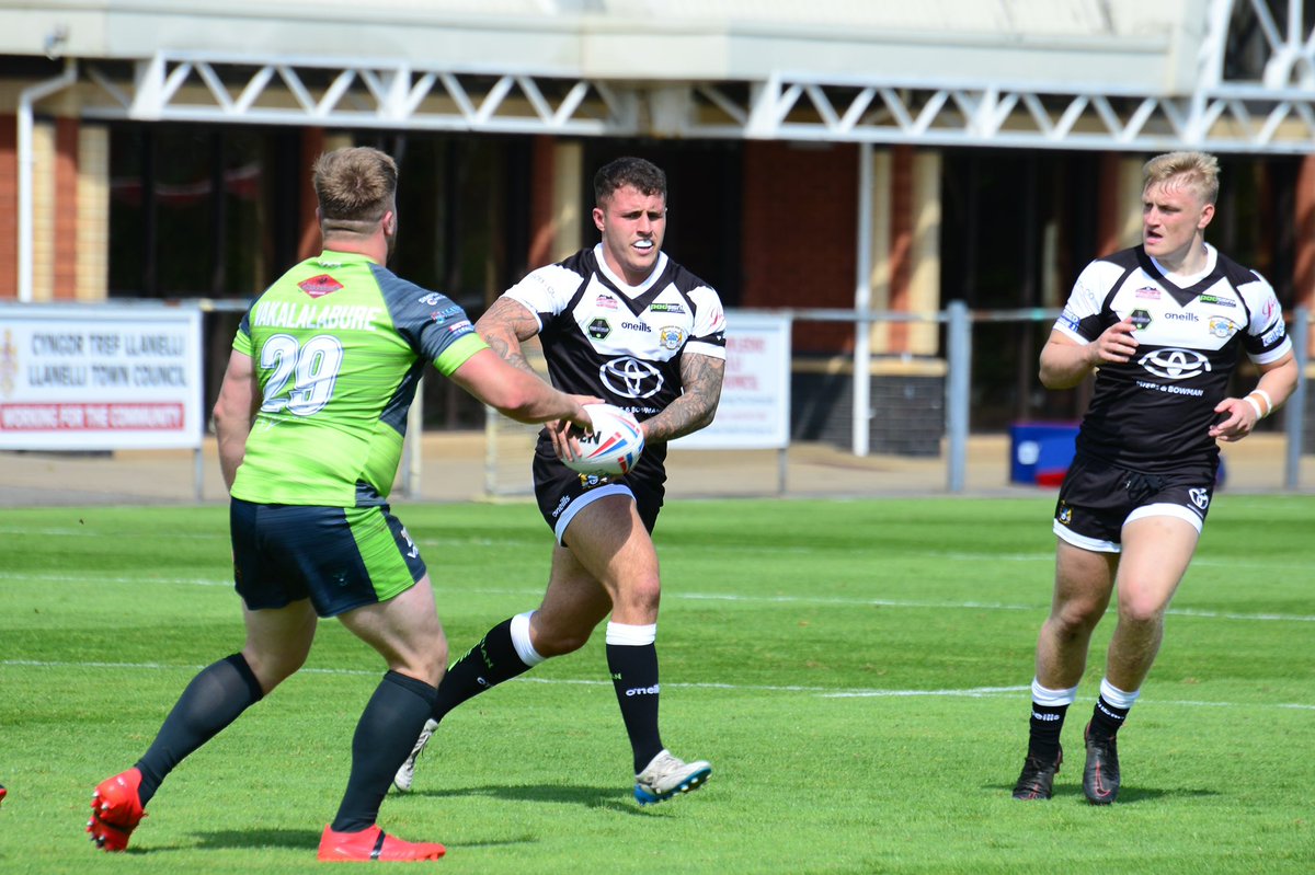 Congratulations to <a href="/davidweetman98/">David Weetman</a> who made his debut today. 🔵⚪️